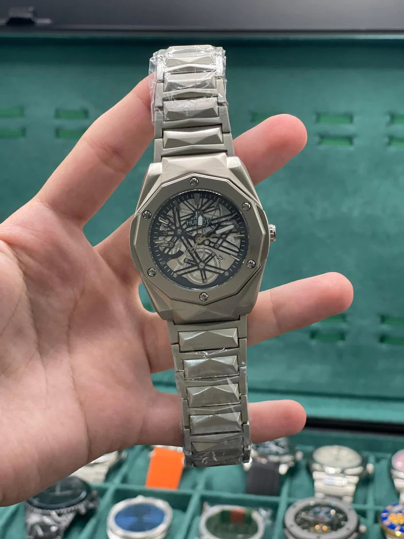 HB Silver Chain Blue Diamond Cut Dial Watch – Luxury Sport Edition