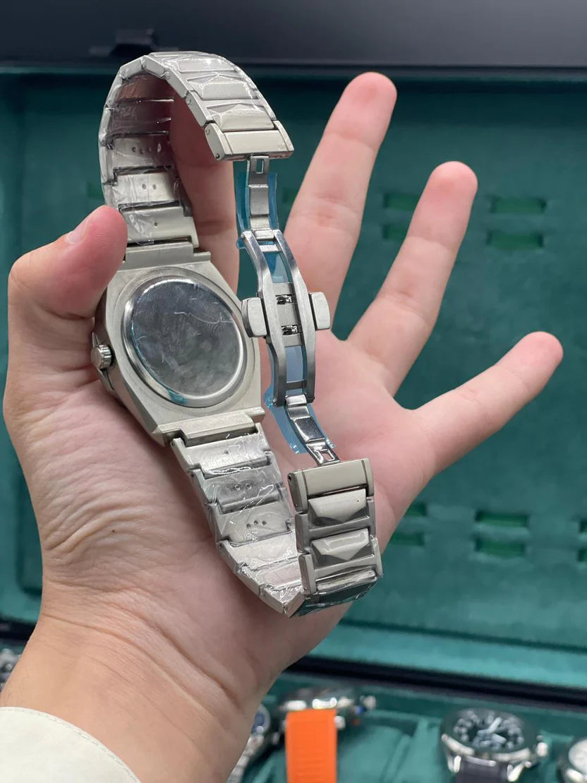 HB Silver Chain White Plain Dial Watch – Luxury Sport Titanium Edition
