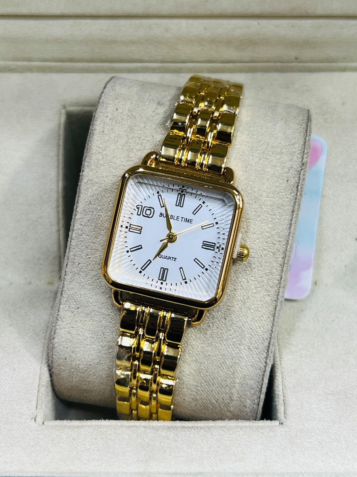 Luxury Gold Square Dial Women’s Bracelet Watch – Elegant Quartz Wrist Watch